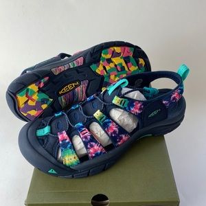 Keen Newport H2 womens size 11 sandals